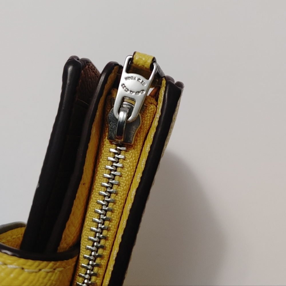 Coach Medium Corner Zip Wallet Yellow/Silver - Picture 3 of 13